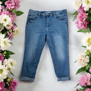 KanCan Light Blue Cropped Jeans